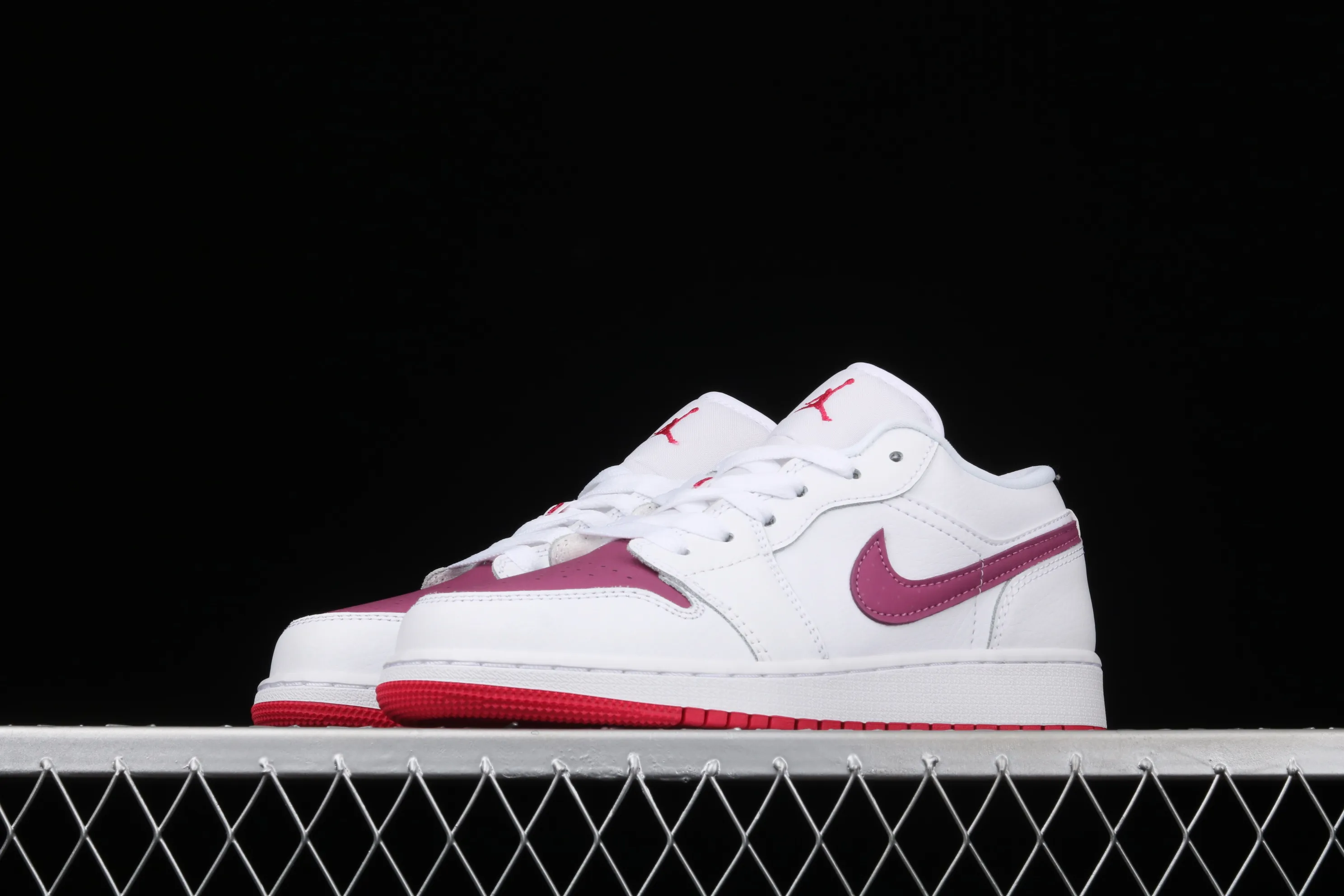 All categories Air Jordan Jordan series basketball shoes Air Jordan 1 Low G version pure original Air Jordan1 Low AJ1 Joe 1 Valentine's Day low-top basketball shoes 554723-161